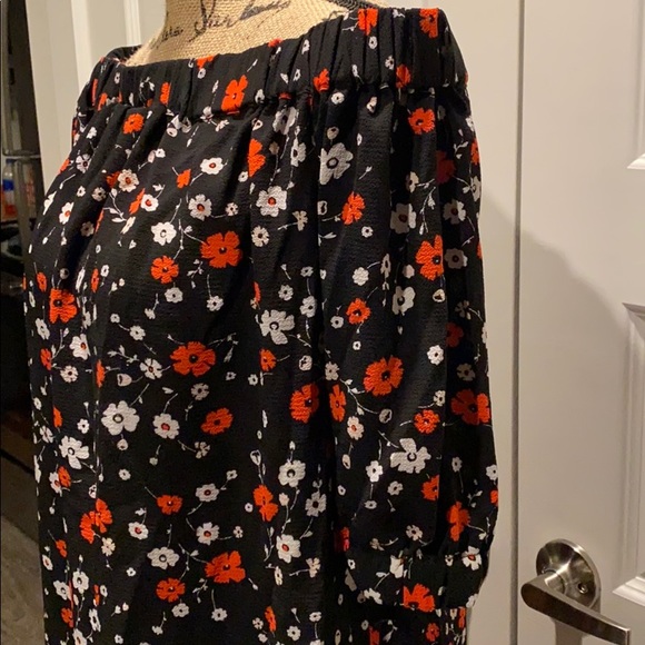 Michael Kors Off The Shoulders Blouse 
Size Small - Picture 2 of 6